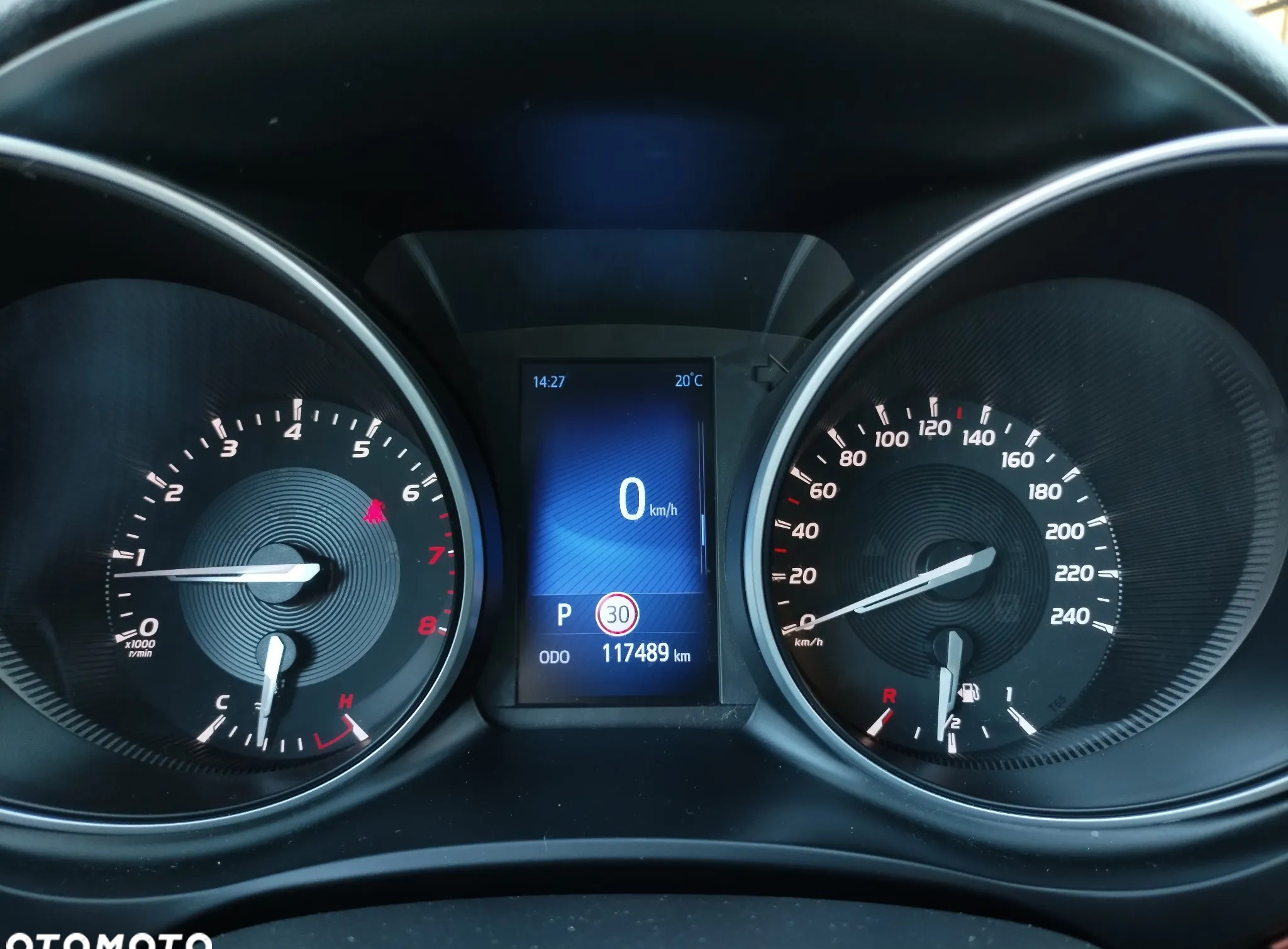 Toyota Avensis cena 69900 przebieg: 117489, rok produkcji 2016 z Tyczyn małe 232